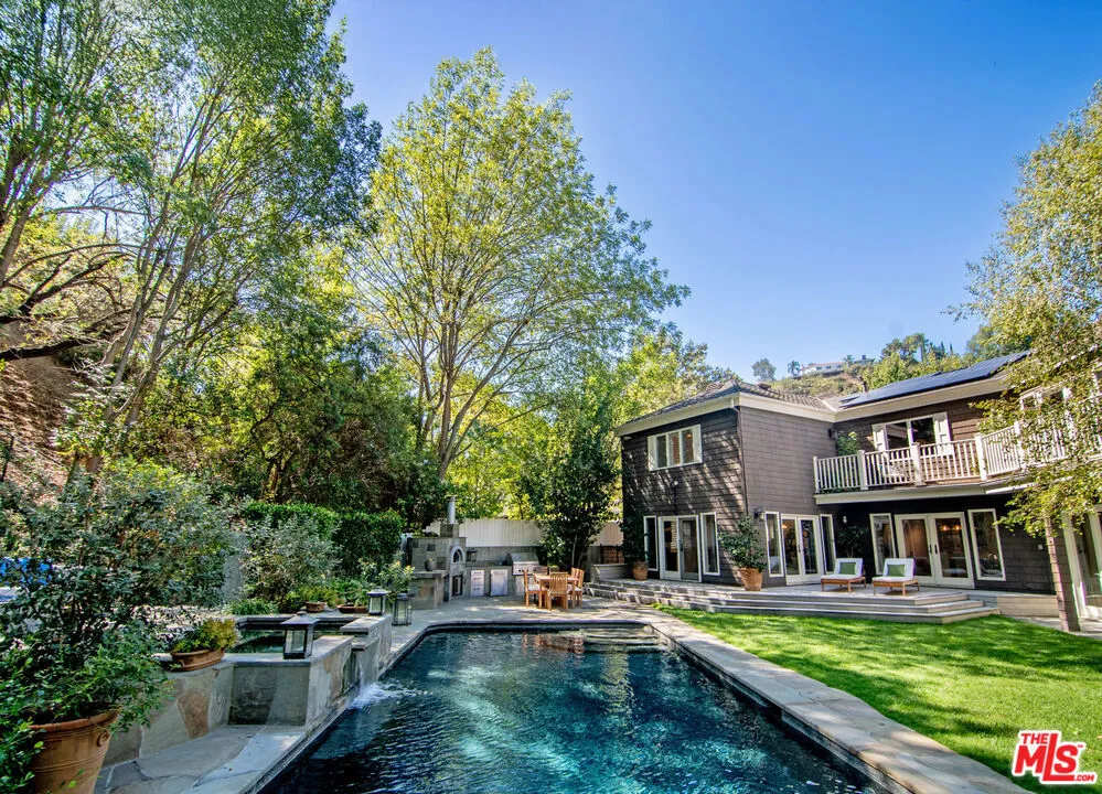 Sherman Oaks, California 91403, United States, 6 Bedrooms Bedrooms, ,5 BathroomsBathrooms,Residential,Active,217154