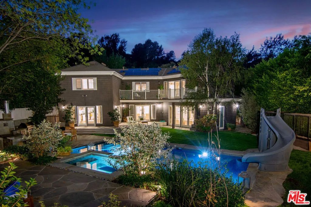 Sherman Oaks, California 91403, United States, 6 Bedrooms Bedrooms, ,5 BathroomsBathrooms,Residential,Active,217154