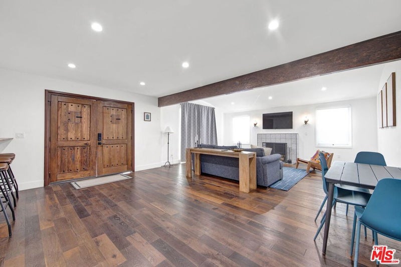 1607 W 85th Street