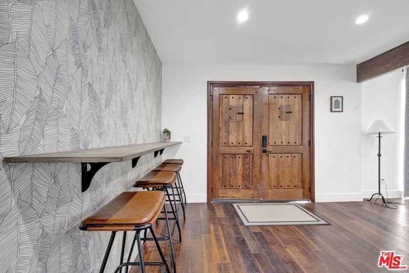 1607 W 85th Street