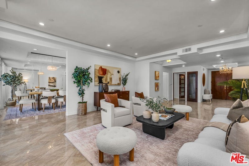125 N GALE Drive 306