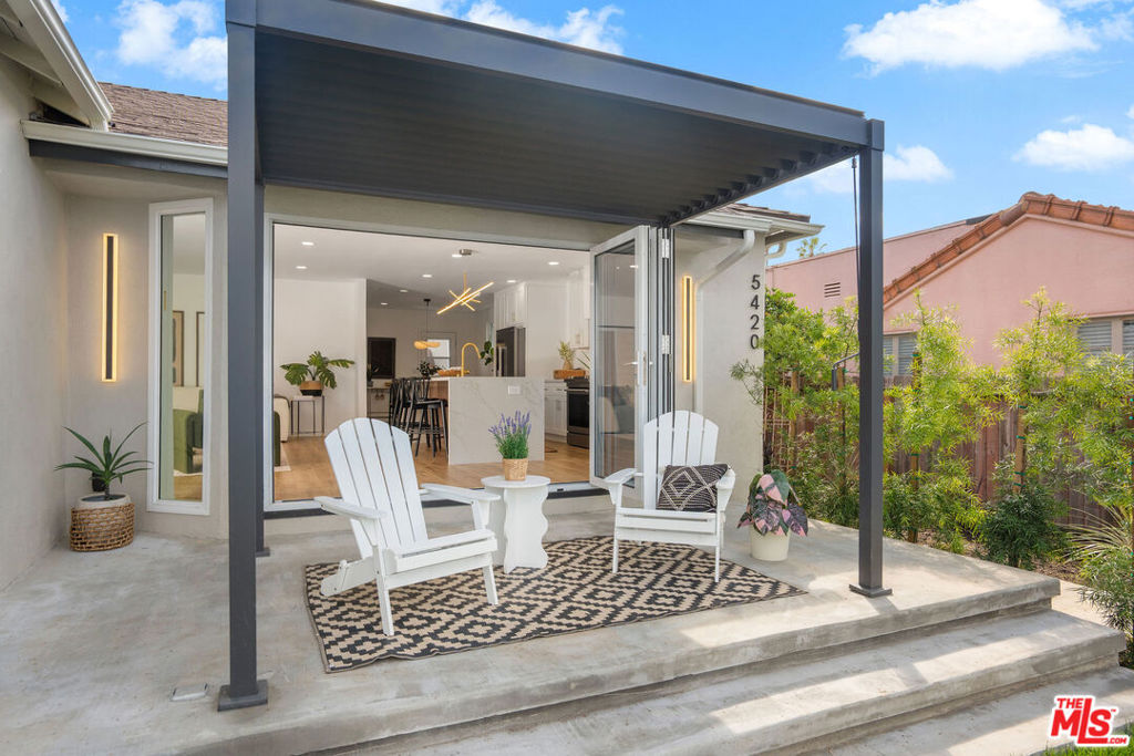 5418 S Rimpau Boulevard