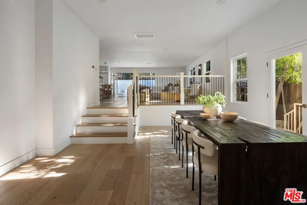 Los Angeles, California 90064, United States, 5 Bedrooms Bedrooms, ,5 BathroomsBathrooms,Residential,Active,229616