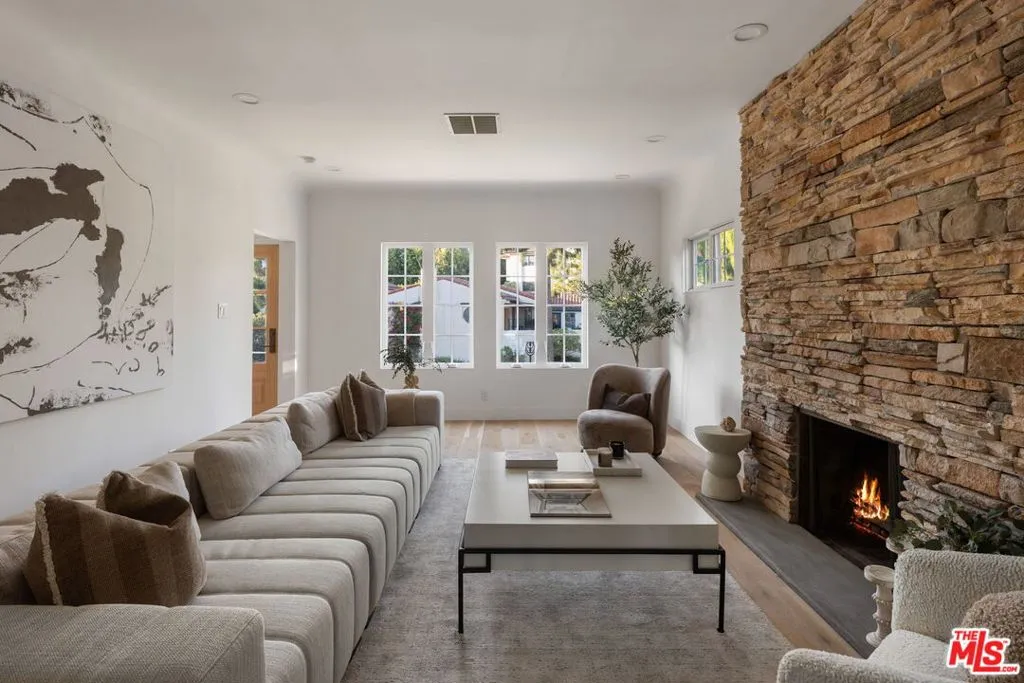 Los Angeles, California 90064, United States, 5 Bedrooms Bedrooms, ,5 BathroomsBathrooms,Residential,Active,229616