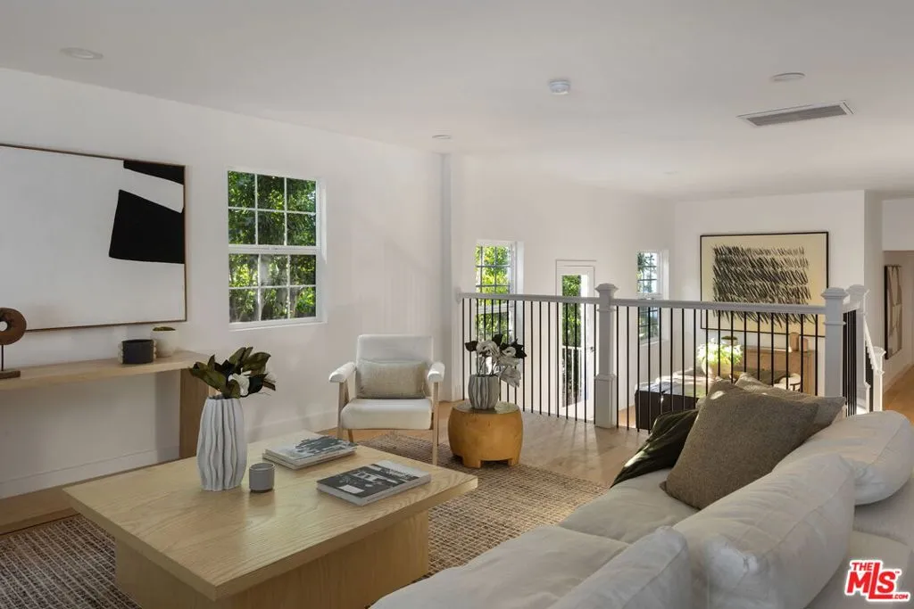 Los Angeles, California 90064, United States, 5 Bedrooms Bedrooms, ,5 BathroomsBathrooms,Residential,Active,229616