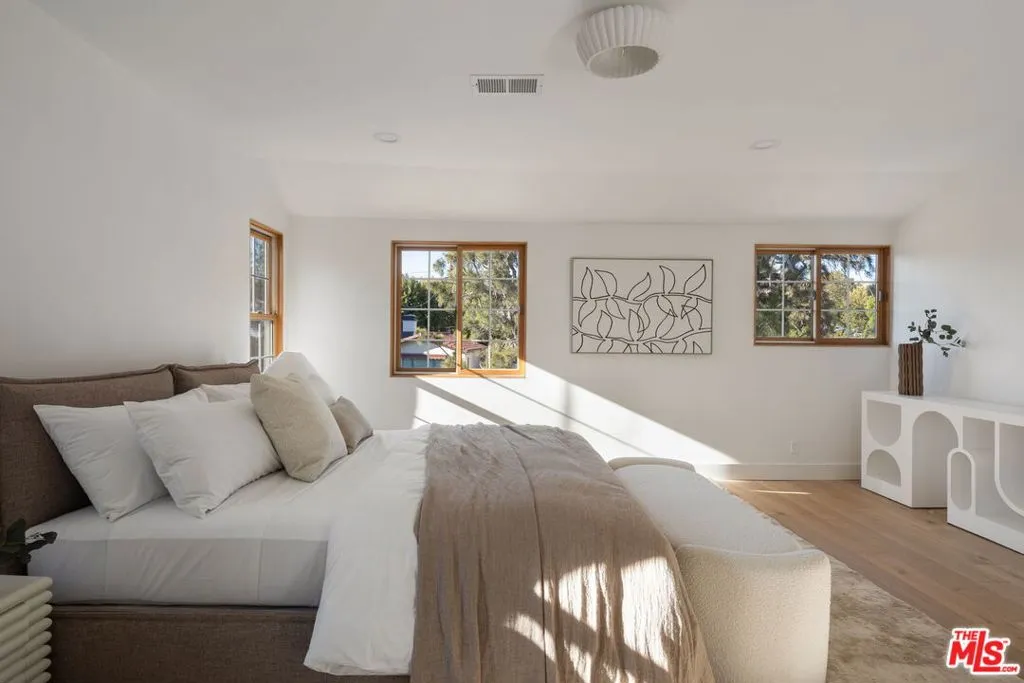 Los Angeles, California 90064, United States, 5 Bedrooms Bedrooms, ,5 BathroomsBathrooms,Residential,Active,229616