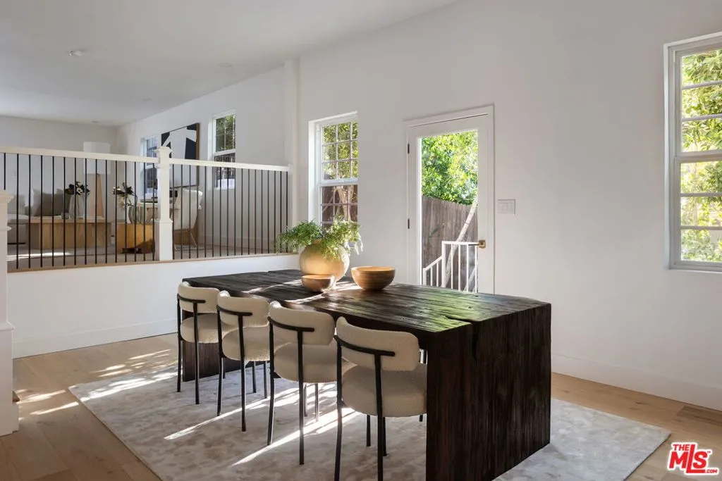 Los Angeles, California 90064, United States, 5 Bedrooms Bedrooms, ,5 BathroomsBathrooms,Residential,Active,229616