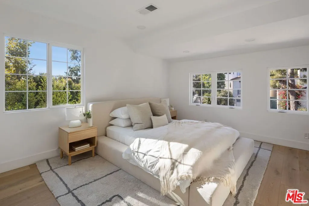 Los Angeles, California 90064, United States, 5 Bedrooms Bedrooms, ,5 BathroomsBathrooms,Residential,Active,229616