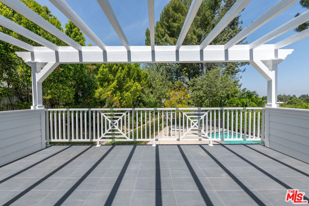 Tarzana, California 91356, United States, 5 Bedrooms Bedrooms, ,6 BathroomsBathrooms,Residential,Active,151863