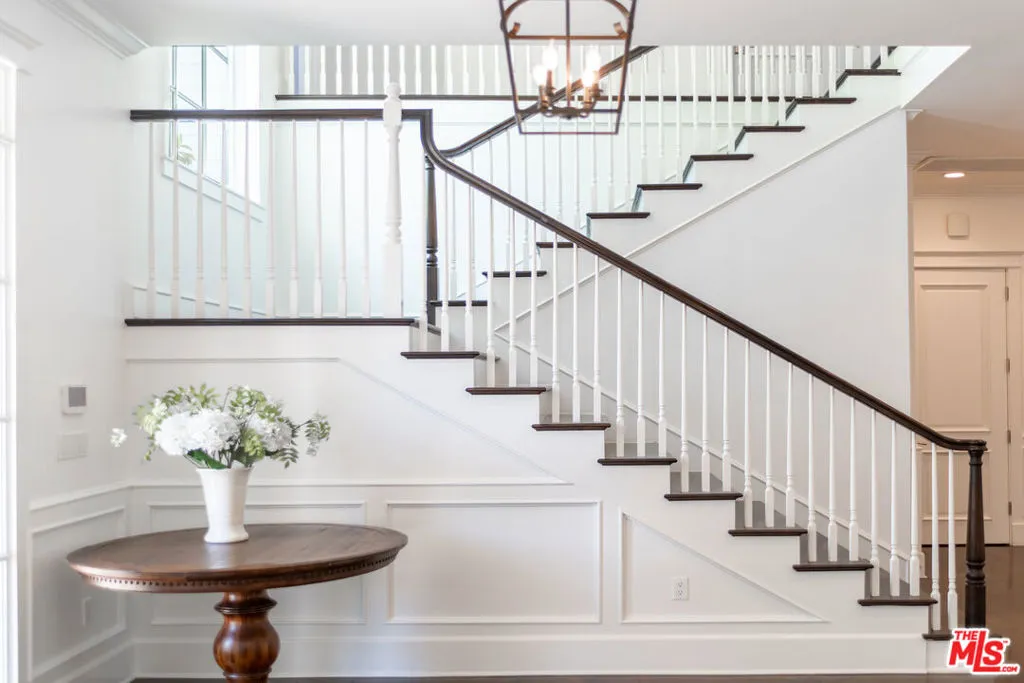 Tarzana, California 91356, United States, 5 Bedrooms Bedrooms, ,6 BathroomsBathrooms,Residential,Active,151863