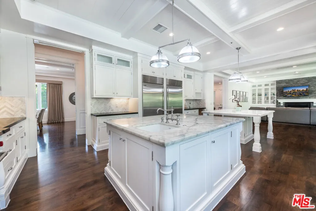 Tarzana, California 91356, United States, 5 Bedrooms Bedrooms, ,6 BathroomsBathrooms,Residential,Active,151863