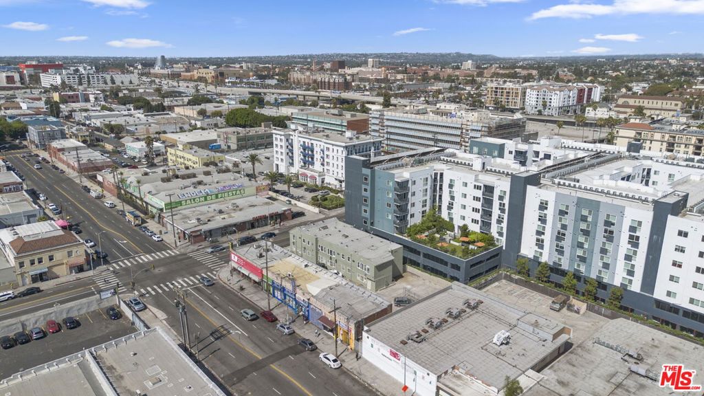 225 W Adams Boulevard