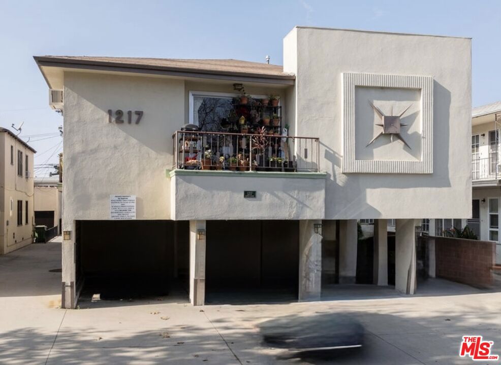 Properties 4 1217 S Orange Grove Avenue