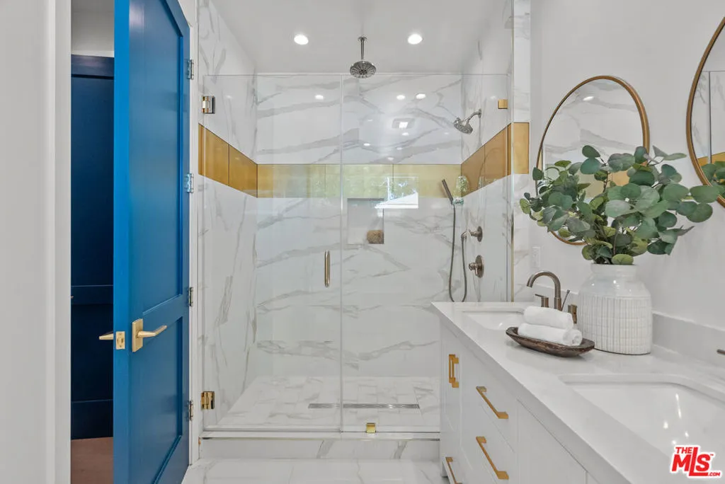 Encino, California 91436, United States, 3 Bedrooms Bedrooms, ,3 BathroomsBathrooms,Residential,Active,155876