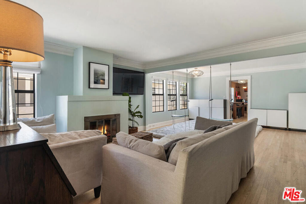 1518 N Stanley Avenue