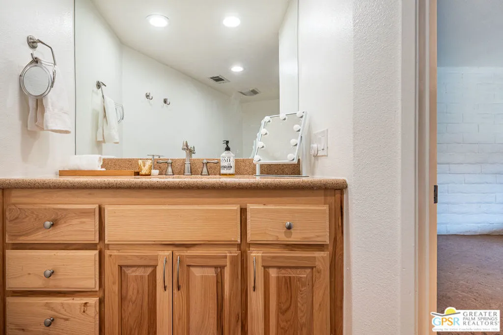 Cathedral City, California 92234, United States, 2 Bedrooms Bedrooms, ,2 BathroomsBathrooms,Residential,Active,199000