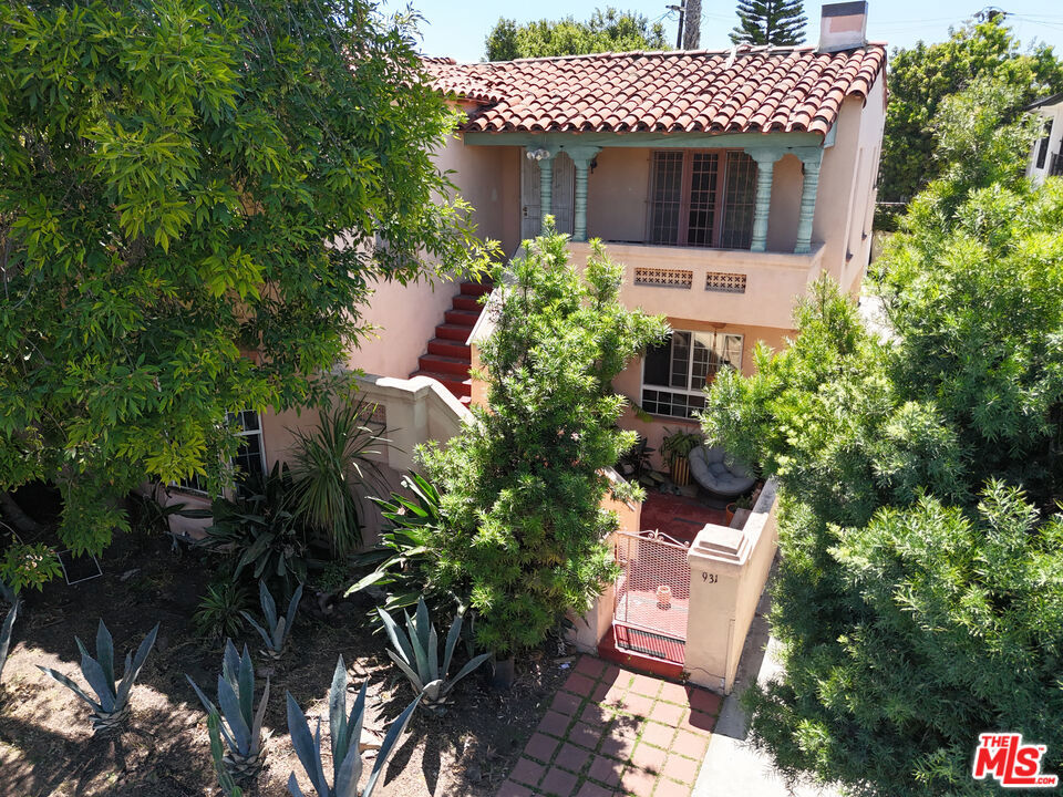 931 S Holt Avenue
