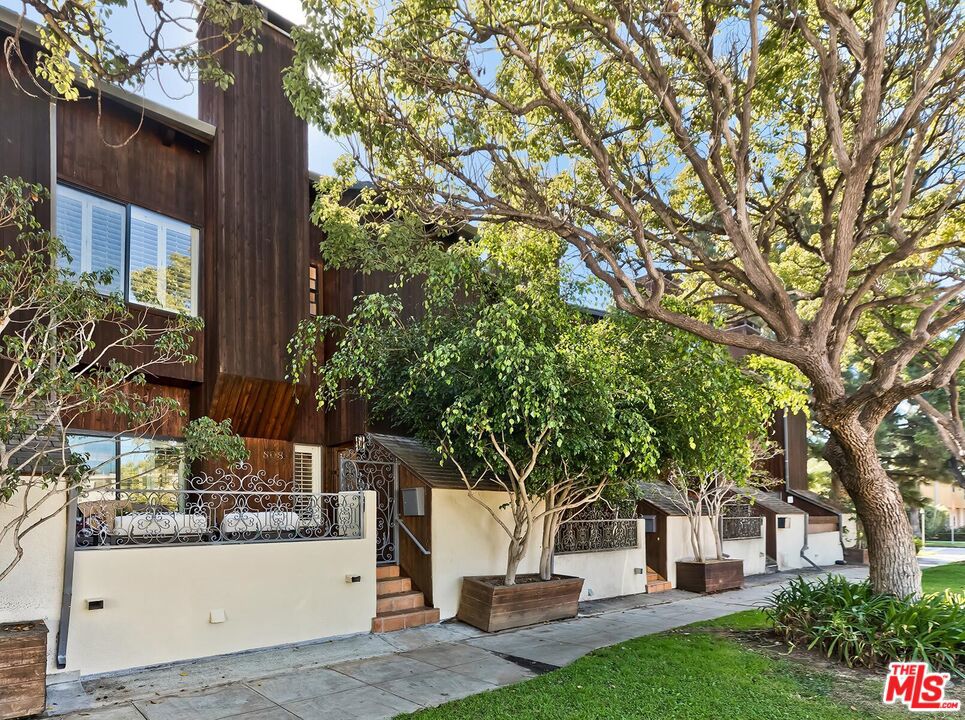 808 Washington Avenue