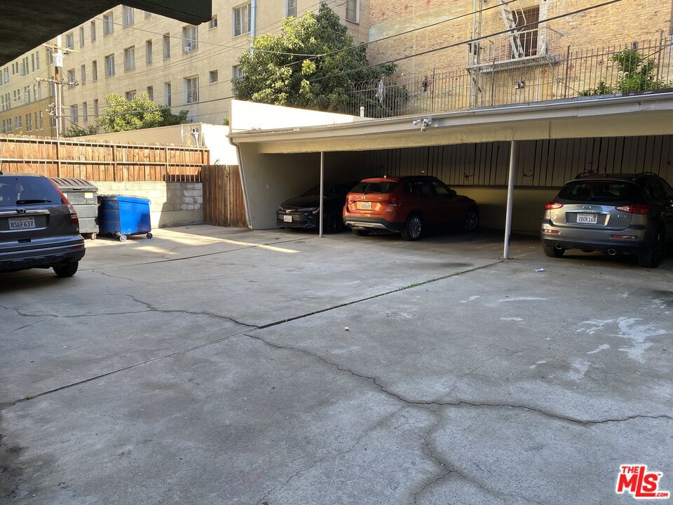 742 Irolo Street