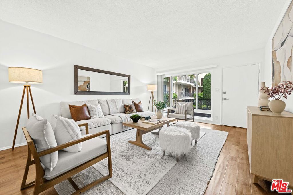 Properties 4 11670 W Sunset Boulevard 209