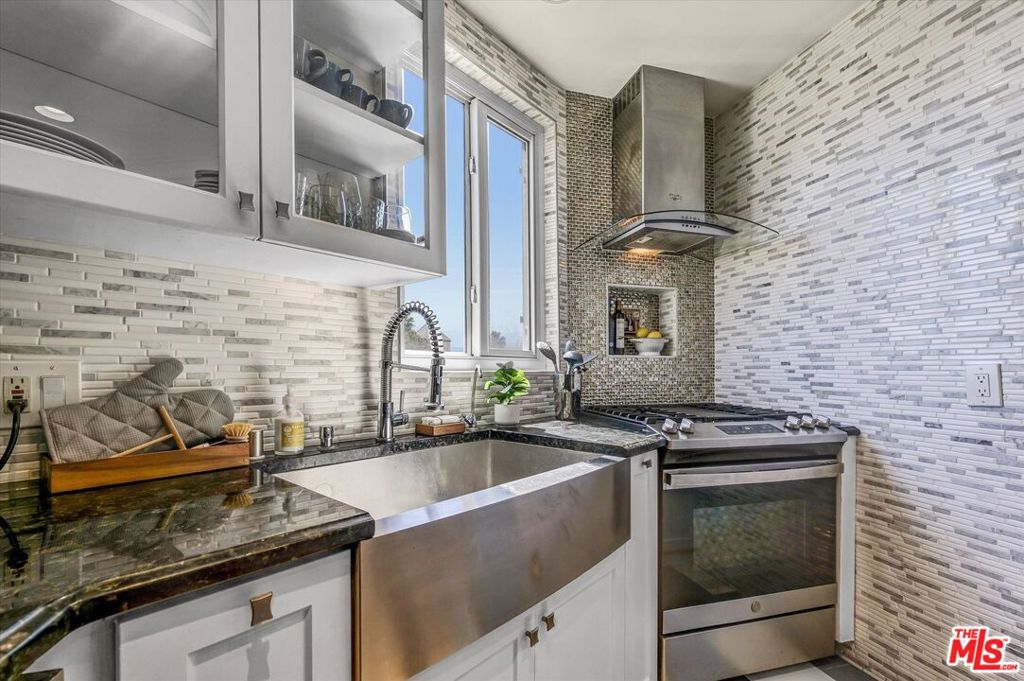 Properties 3 11670 W Sunset Boulevard 303