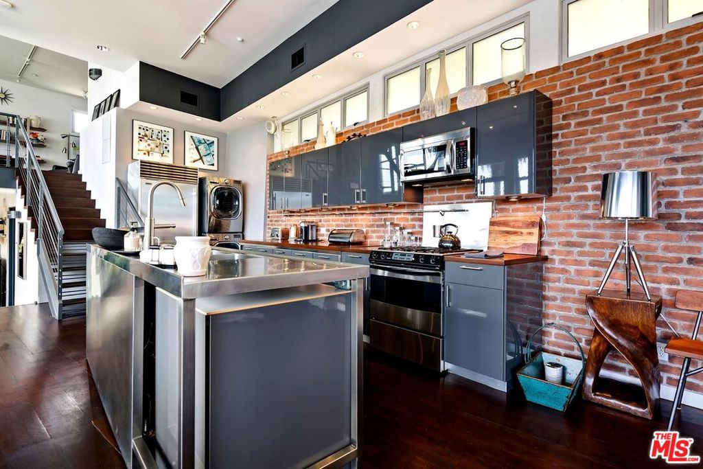 1513 9th Street 3