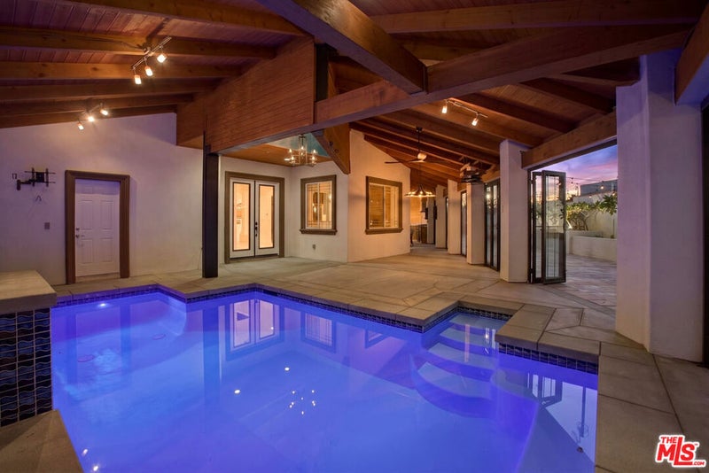485 E 18th Street