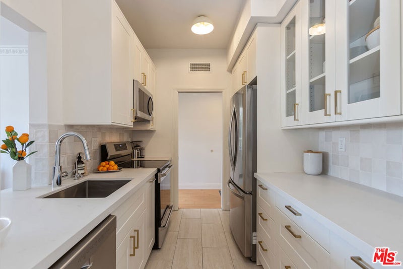 511 San Vicente Boulevard 306