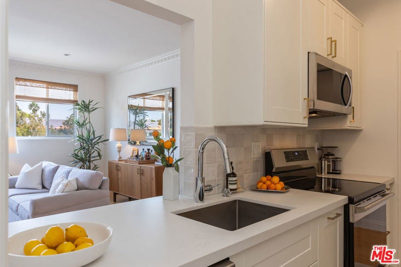 511 San Vicente Boulevard 306