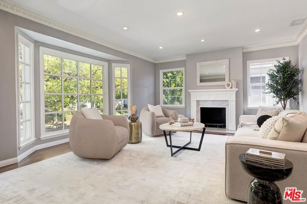 2037 Hillsboro Avenue