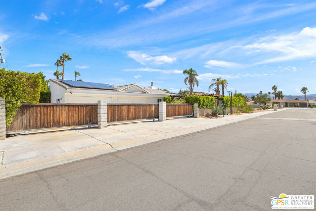 2030 E Acacia Road