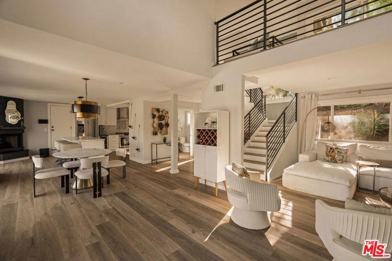1664 Gladys Drive