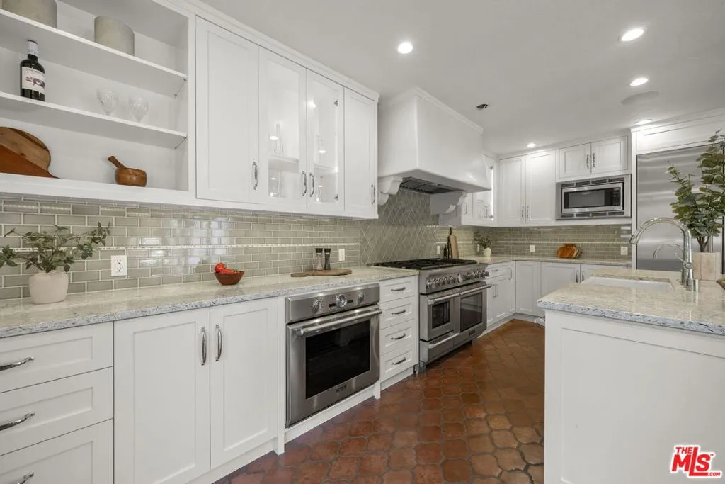 Los Angeles, California 90064, United States, 5 Bedrooms Bedrooms, ,5 BathroomsBathrooms,Residential,Active,191506