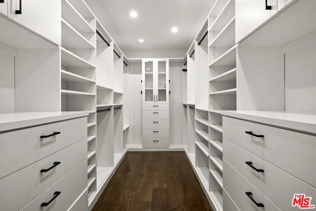 Los Angeles, California 90064, United States, 5 Bedrooms Bedrooms, ,5 BathroomsBathrooms,Residential,Active,191506