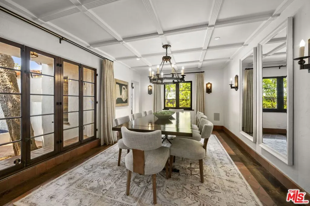 Los Angeles, California 90064, United States, 5 Bedrooms Bedrooms, ,5 BathroomsBathrooms,Residential,Active,191506