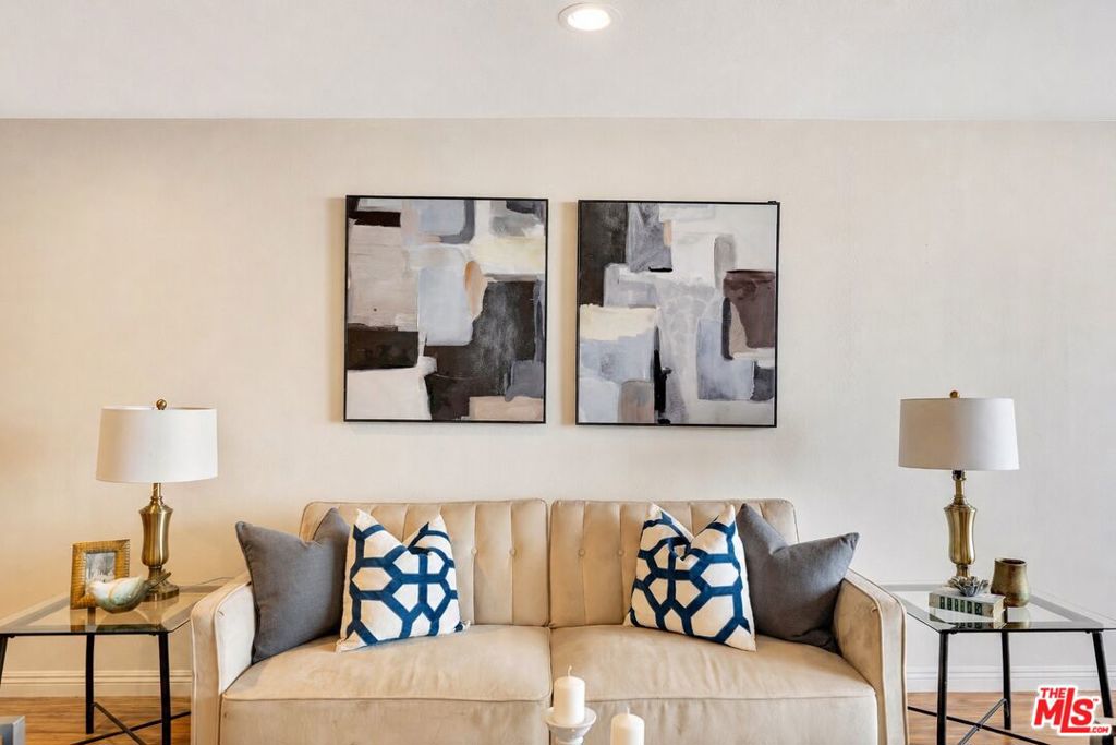 1900 Vine Street 103