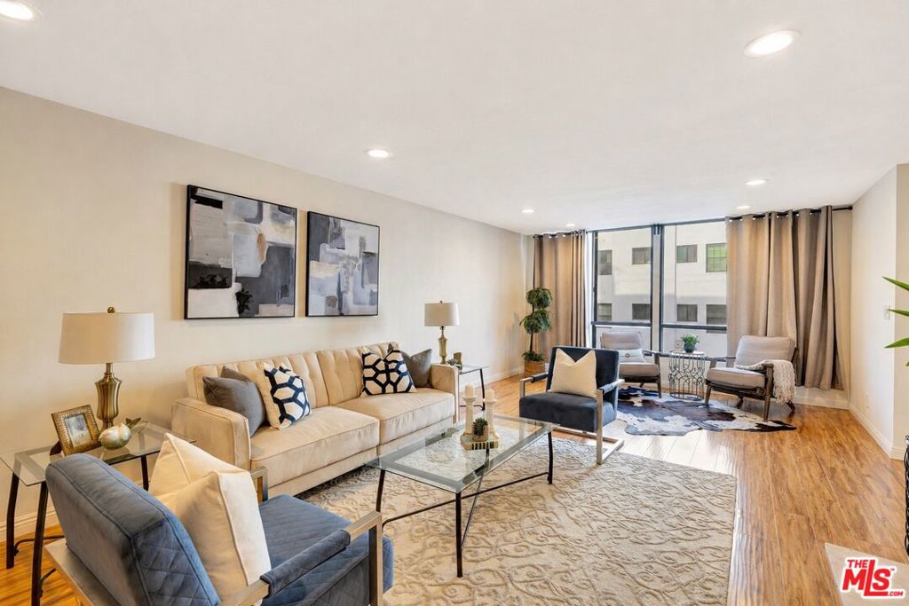 1900 Vine Street 103