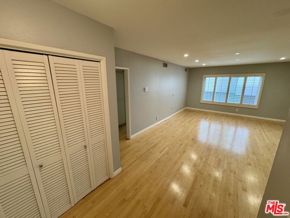 1250 N Kings Road 303