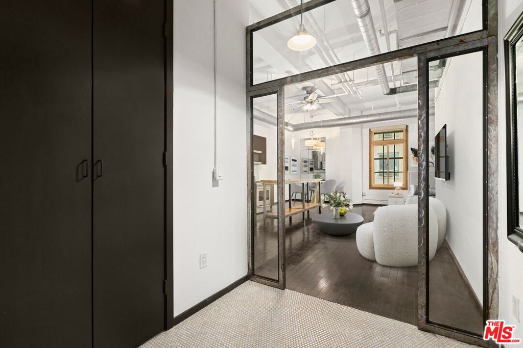 1645 Vine Street 301