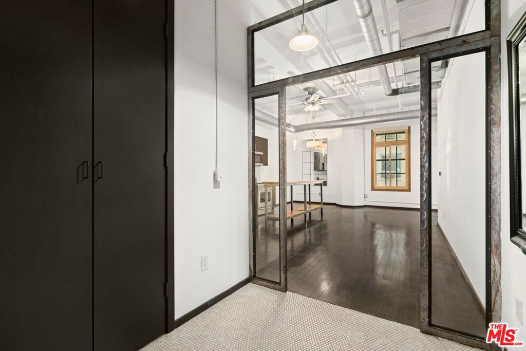 1645 Vine Street 301