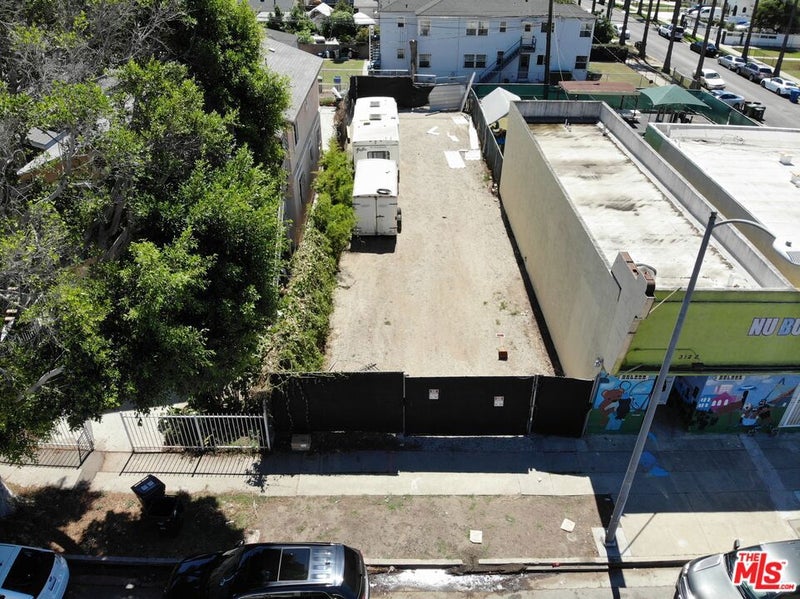 3122 W Vernon Avenue