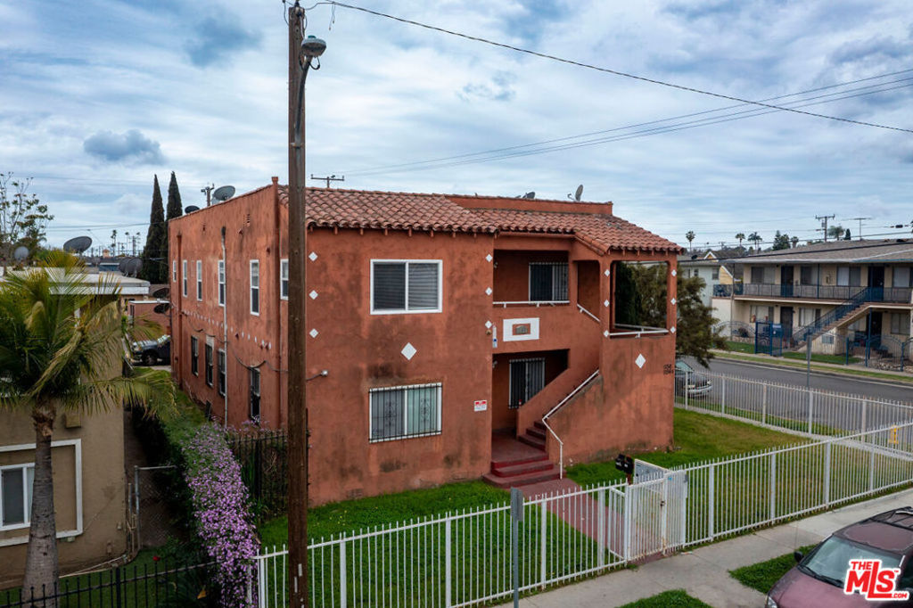 1152 W 88th Street