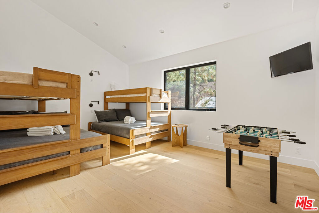 42421 Evergreen Drive