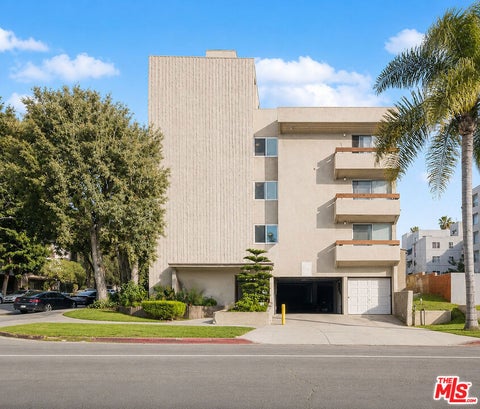 Photo of 500 S Hobart Boulevard #200, Los Angeles, CA 90020 (MLS # 26844225)
