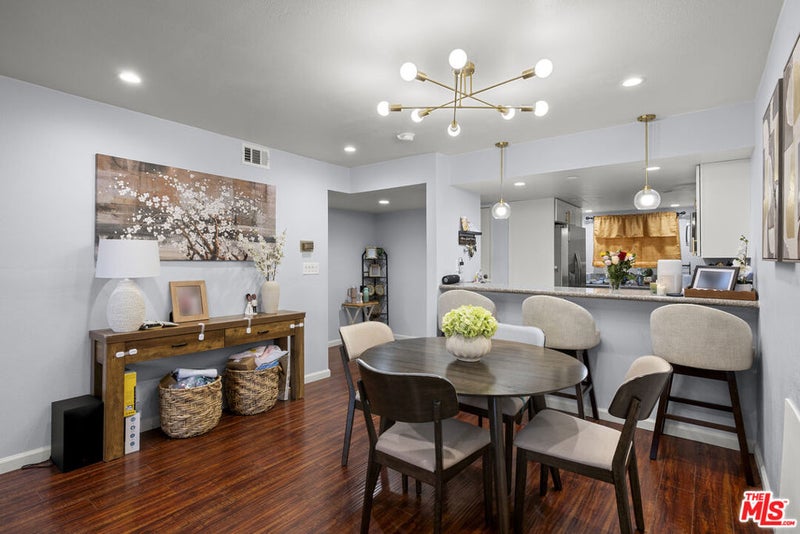 620 W Hyde Park Boulevard 103