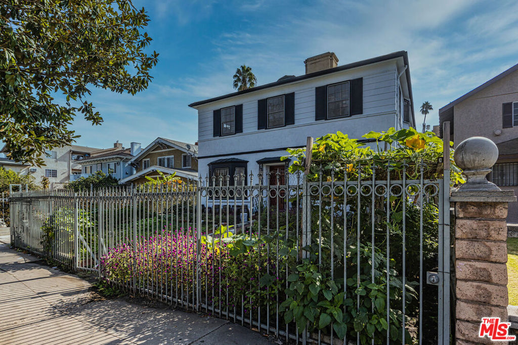 1746 Crenshaw Boulevard