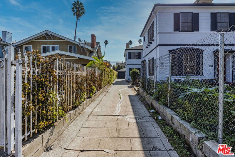 1746 Crenshaw Boulevard