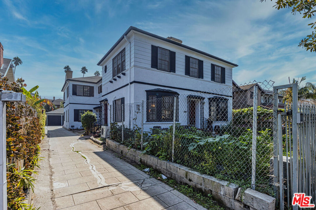 1746 Crenshaw Boulevard