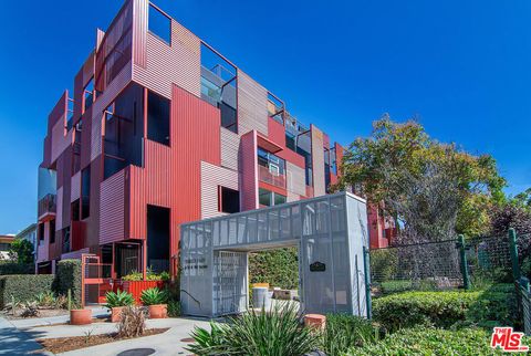 Photo of 1140 N Formosa Avenue #9, West Hollywood, CA 90046 (MLS # 25603845)