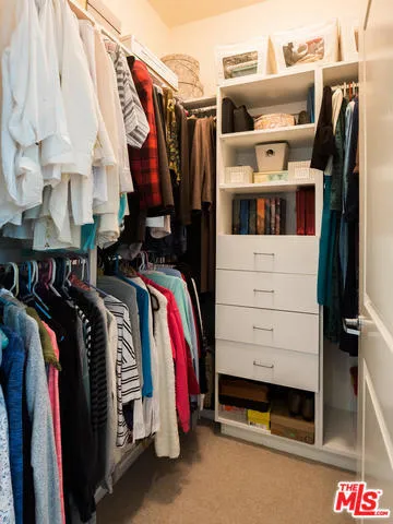 Los Angeles, California 90012, United States, 2 Bedrooms Bedrooms, ,2 BathroomsBathrooms,Residential,Active,184643